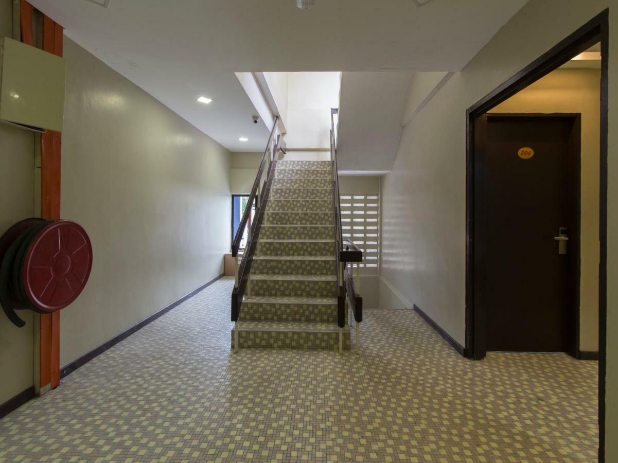 Oyo 1136 Pd Star Hotel Port Dickson Exterior photo