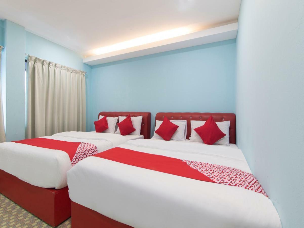 Oyo 1136 Pd Star Hotel Port Dickson Exterior photo