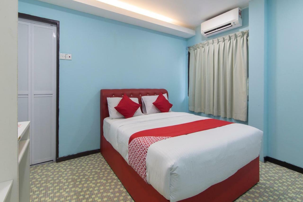 Oyo 1136 Pd Star Hotel Port Dickson Exterior photo