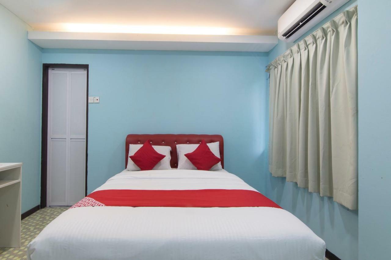 Oyo 1136 Pd Star Hotel Port Dickson Exterior photo