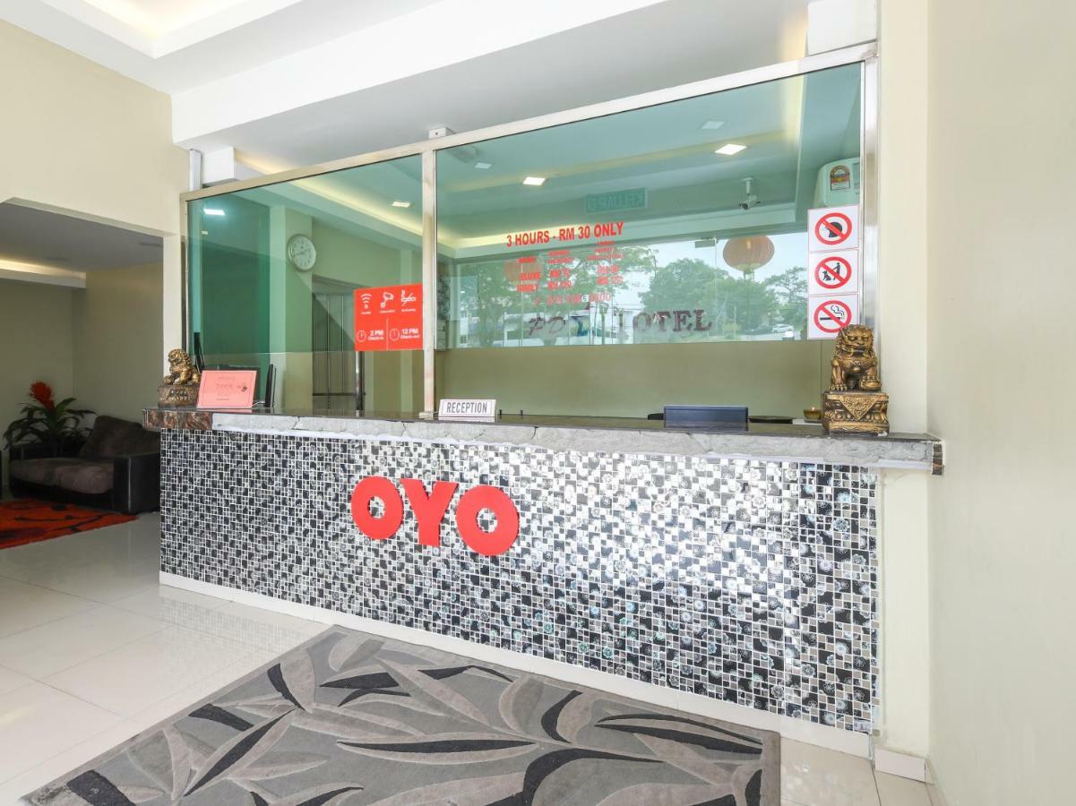 Oyo 1136 Pd Star Hotel Port Dickson Exterior photo